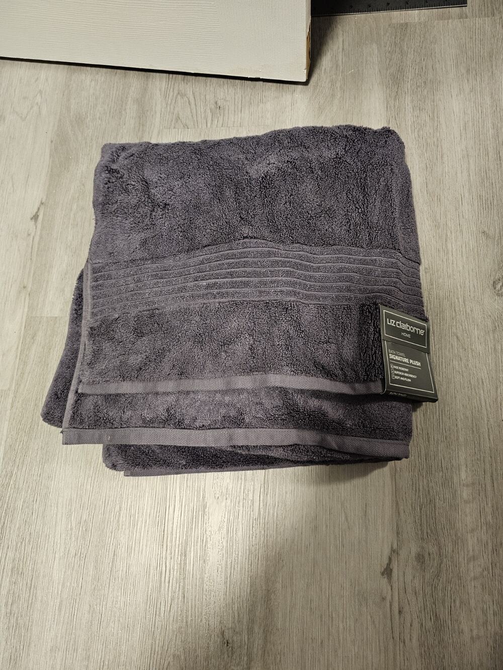 Liz Claiborne Home Bath TOWEL SIGNATURE PLUSH 100% Cotton Winter Gray NWT